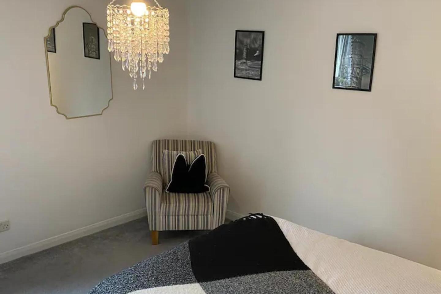 2 Bed-Sleeps 4-Sea View-Pet Friendly-Parking Apartment Llanelli Exterior foto