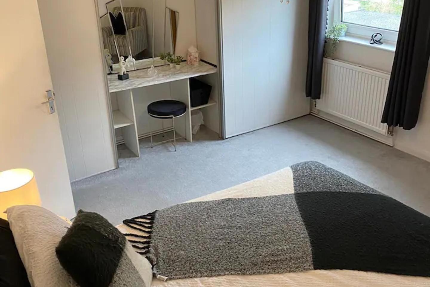 2 Bed-Sleeps 4-Sea View-Pet Friendly-Parking Apartment Llanelli Exterior foto
